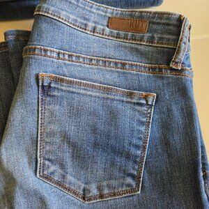 Priced to sell - Kut from the Kloth Baby Boot Jeans — Flattering Wash
